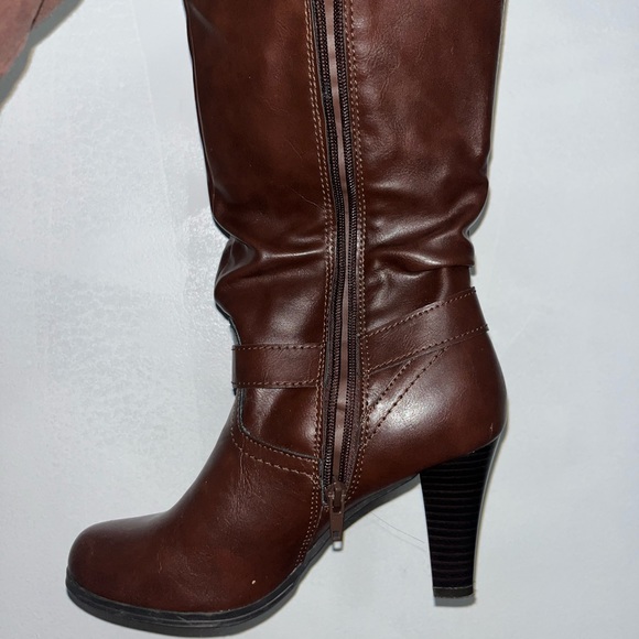 Pretty old booties (disinfected) - Picture 2 of 4